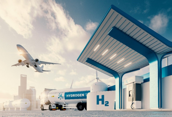 Hydrogen tanker at the airport